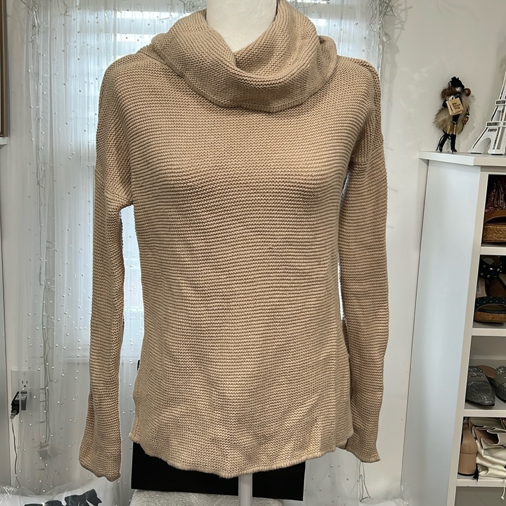 Banana Republic Beige cotton nit sweater size S